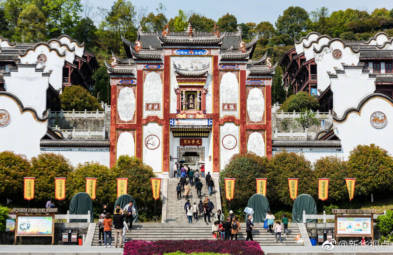 大学门口车窗暗语靠谱不(朝阳县),在大学门口车窗半开