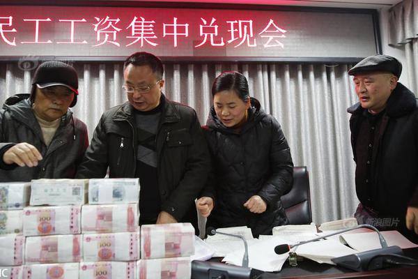 武汉男人喜欢去的小巷子(丘北县),武汉小巷子里站着的女的2020